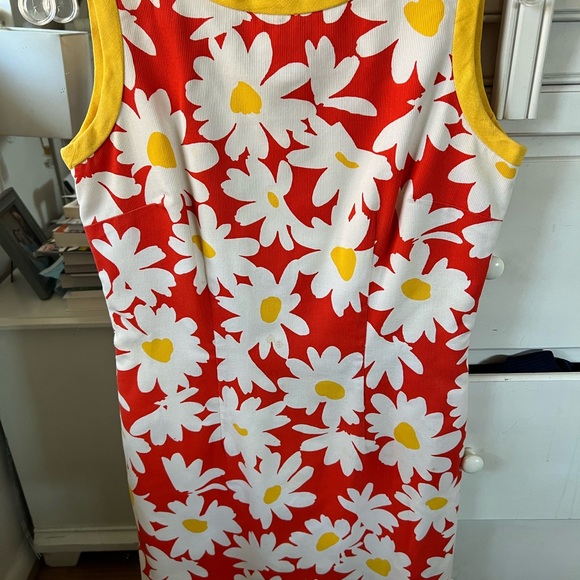 henri bendel Dresses & Skirts - Vintage Henri Bendel Sleeveless Daisy Print Shift Dress